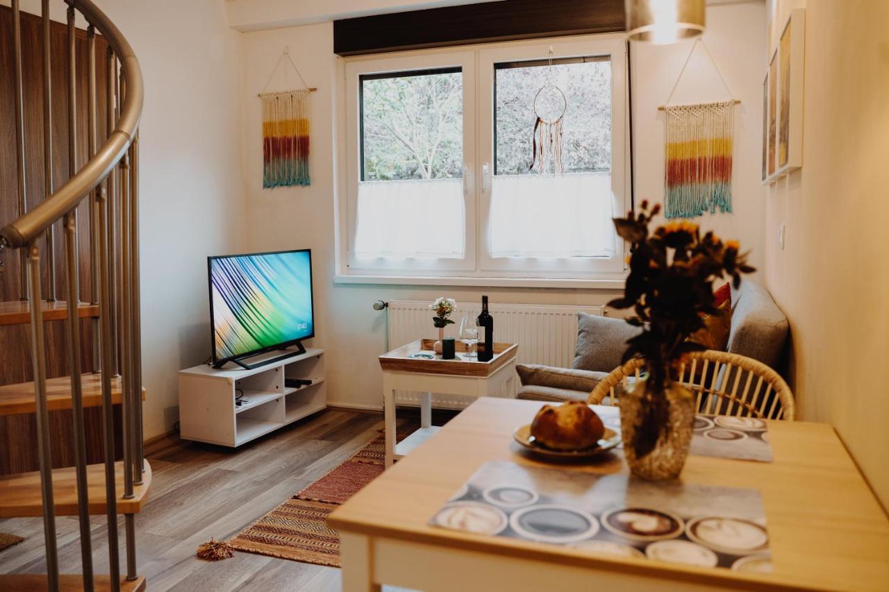 קלן Muelheim, Schoenes Apartment, E-Werk, Palladium, Carlswerk, Messe, Lanxess-Arena מראה חיצוני תמונה